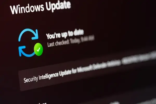 Windows 11 tháng 8/2025: UAC không mong muốn và ứng dụng gặp sự cố